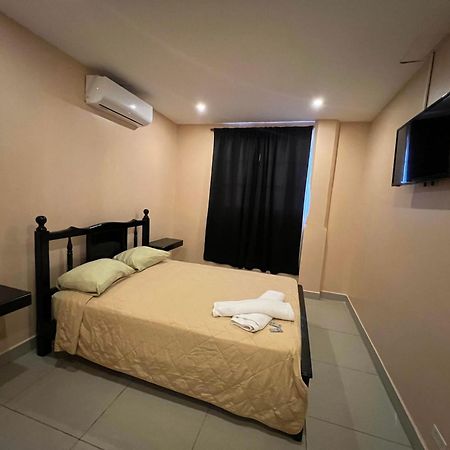 קולון La Cubana Hotel & Suites מראה חיצוני תמונה