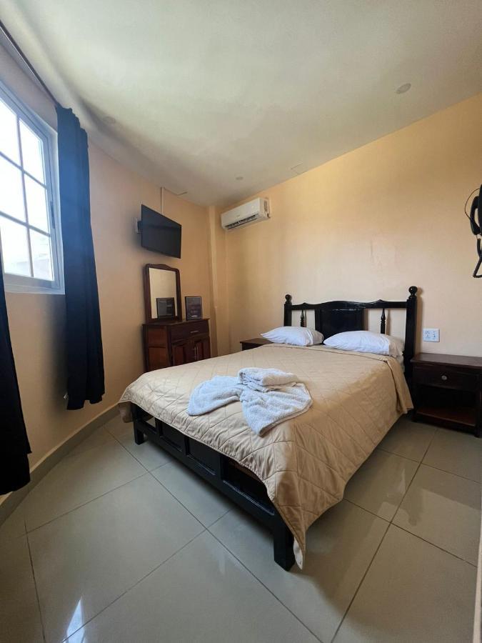 קולון La Cubana Hotel & Suites מראה חיצוני תמונה