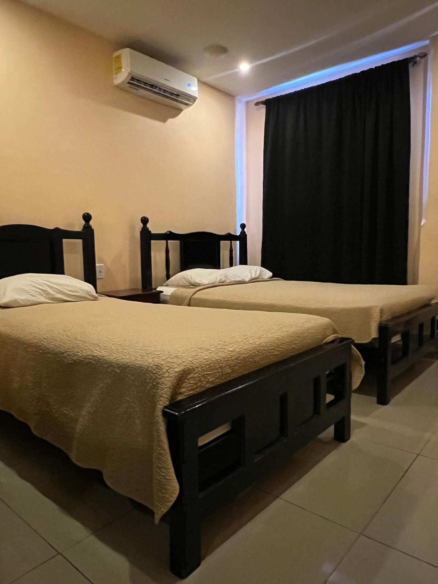 קולון La Cubana Hotel & Suites מראה חיצוני תמונה